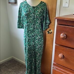 NWOT Ellos Green dress with Flutter Sleeves and drawstring waist